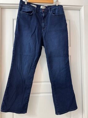 Universal Thread Woman’s Navy High rise ankle Bootcut Jeans